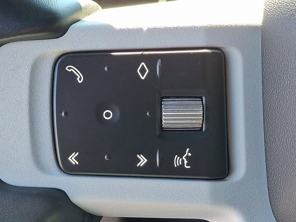 Certified 2023 Land Rover Defender 130 SE image 17