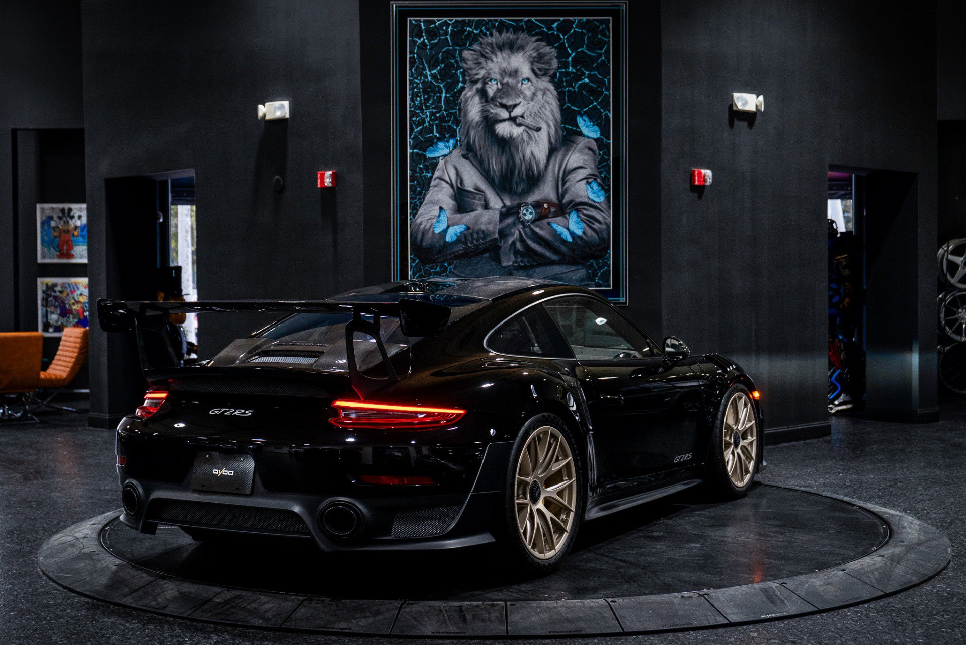 Used 2018 Porsche 911 GT2 RS image 5