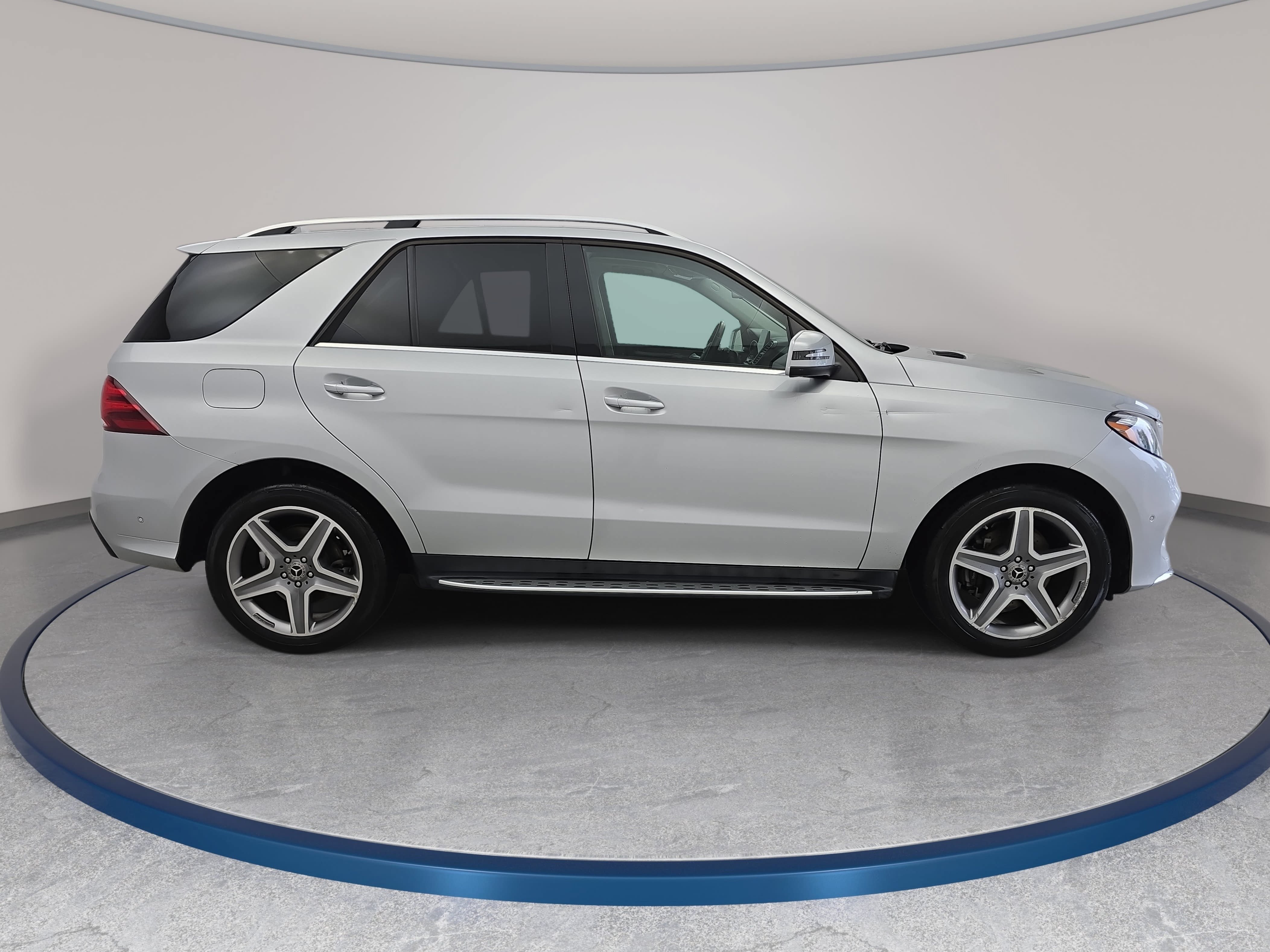 Used 2017 Mercedes-Benz GLE 350 4MATIC image 4