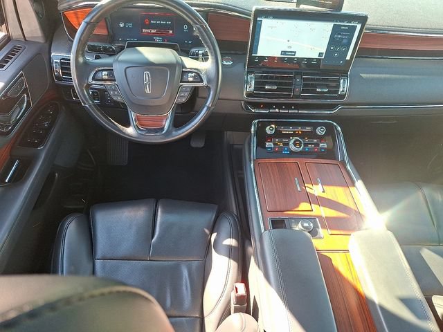 Used 2024 Lincoln Navigator Premiere AWD/4WD image 11