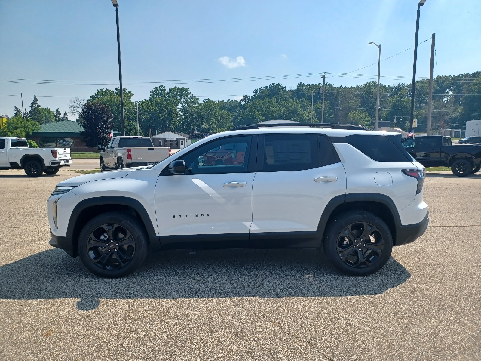 New 2027 Chevrolet Equinox LT w/ Convenience Package II AWD/4WD image 2