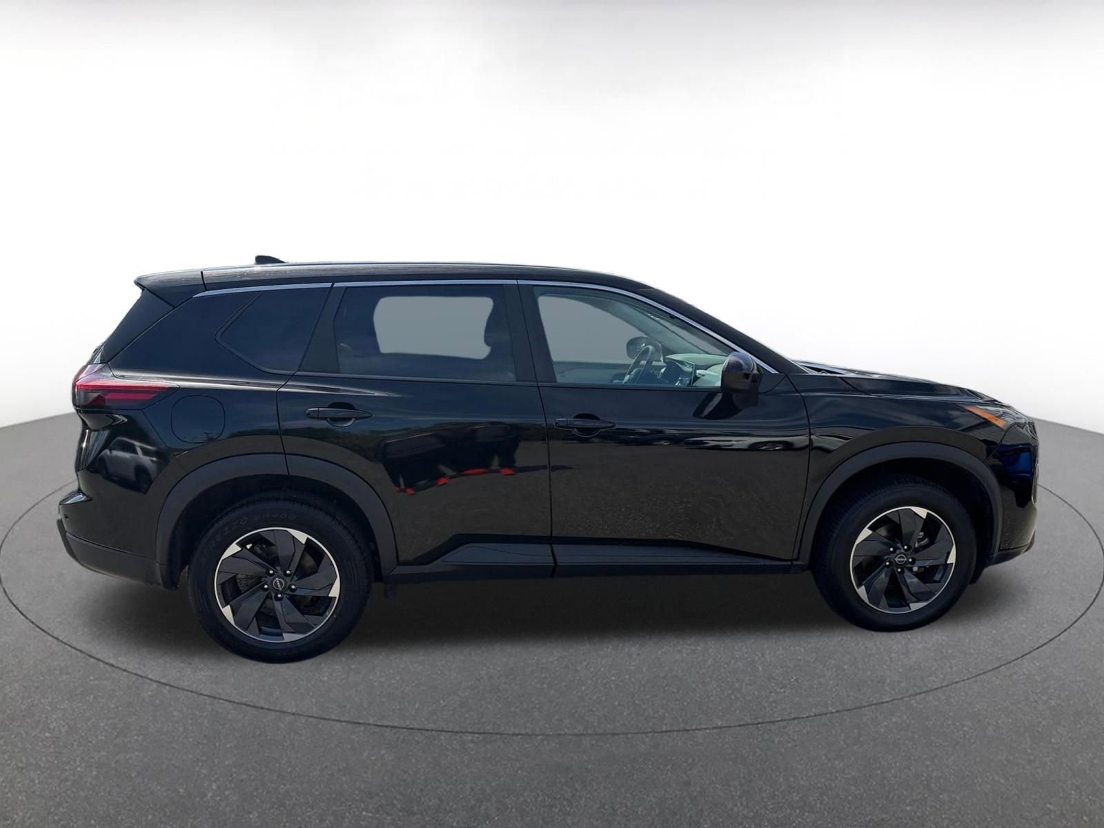 Used 2025 Nissan Rogue SV FWD image 15