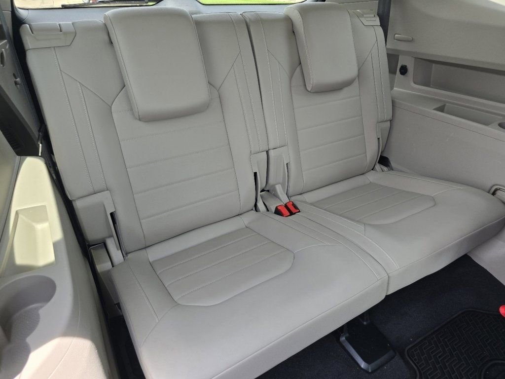 Used 2021 Volkswagen Atlas SEL Premium AWD/4WD image 24