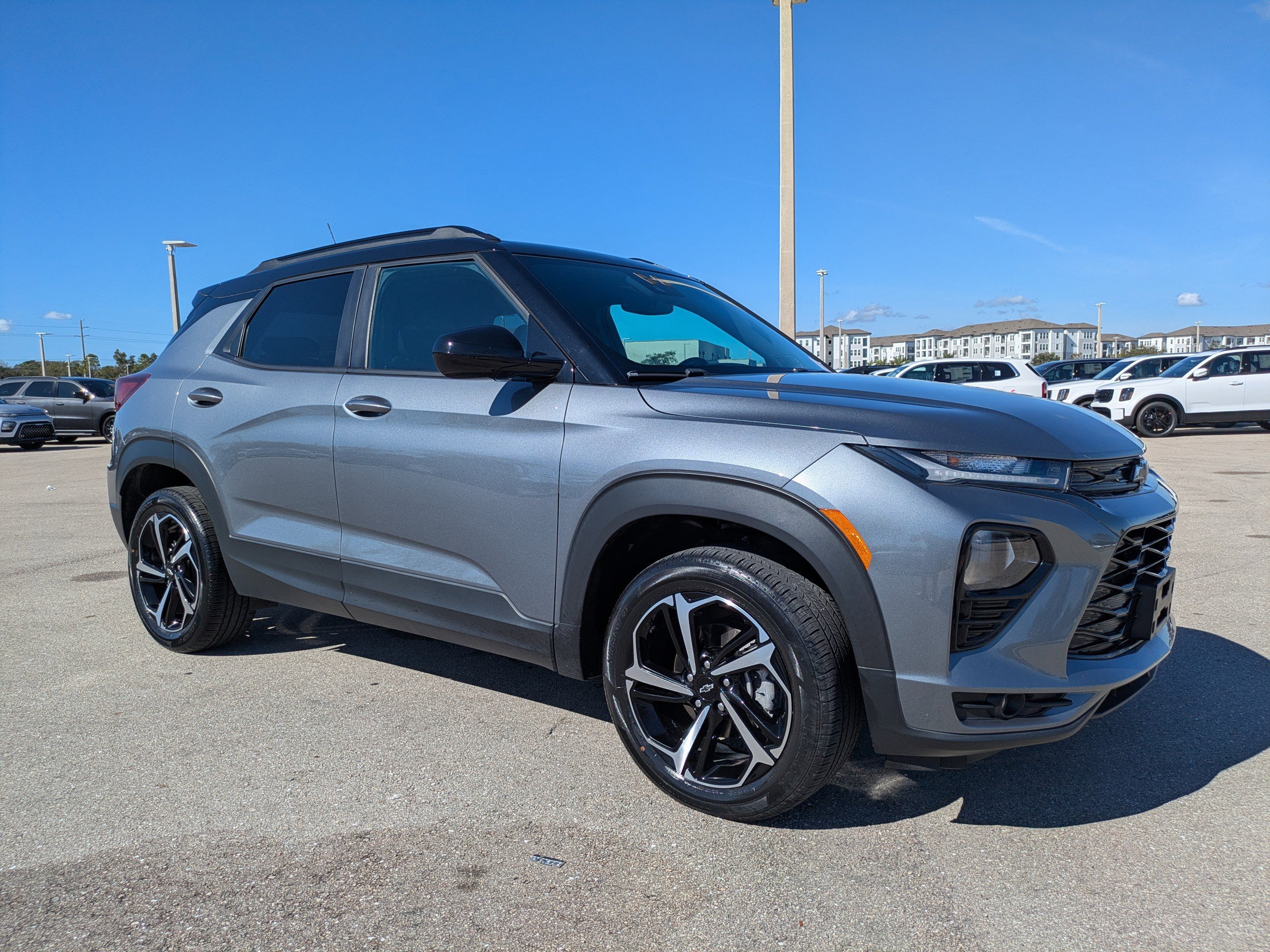 Used 2021 Chevrolet TrailBlazer RS w/ Convenience Package image 2