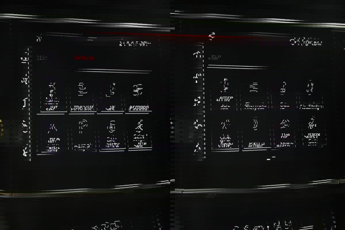 Used 2021 Audi Q8 Prestige w/ Prestige Package image 33