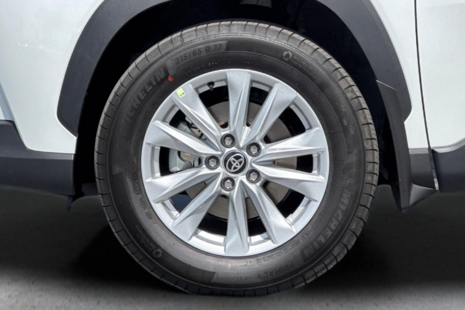 New 2026 Toyota Corolla Cross LE w/ Moonroof Package FWD image 31
