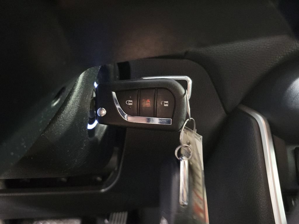 Used 2019 Toyota RAV4 LE FWD image 16