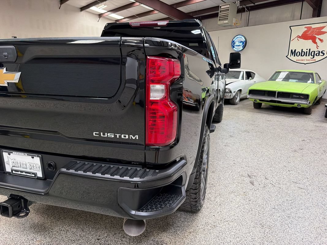 Used 2023 Chevrolet Silverado 2500 Custom w/ Custom Value Package AWD/4WD image 16