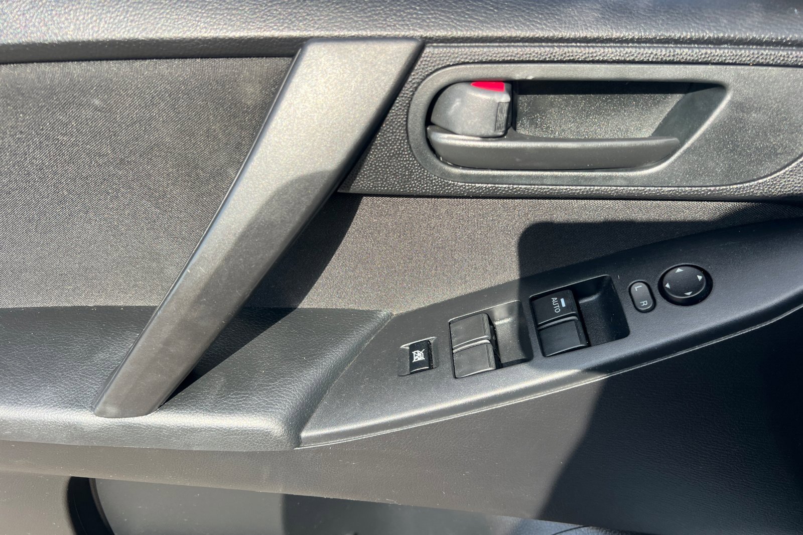 Used 2010 MAZDA MAZDA3 i Sport image 8