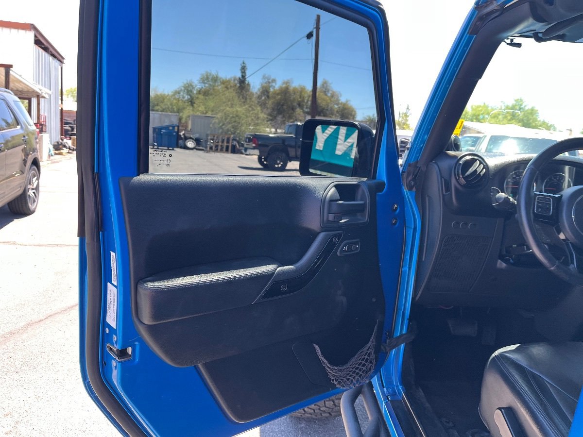 Used 2014 Jeep Wrangler Unlimited Sahara AWD/4WD image 12
