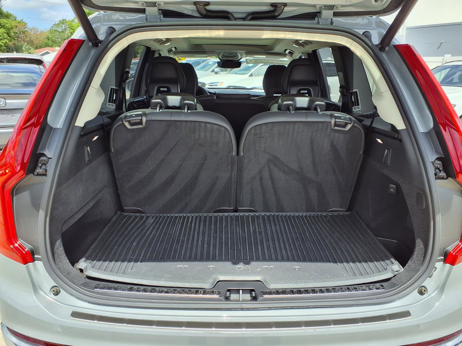 Certified 2024 Volvo XC90 B5 Plus w/ Protection Package Premier image 19