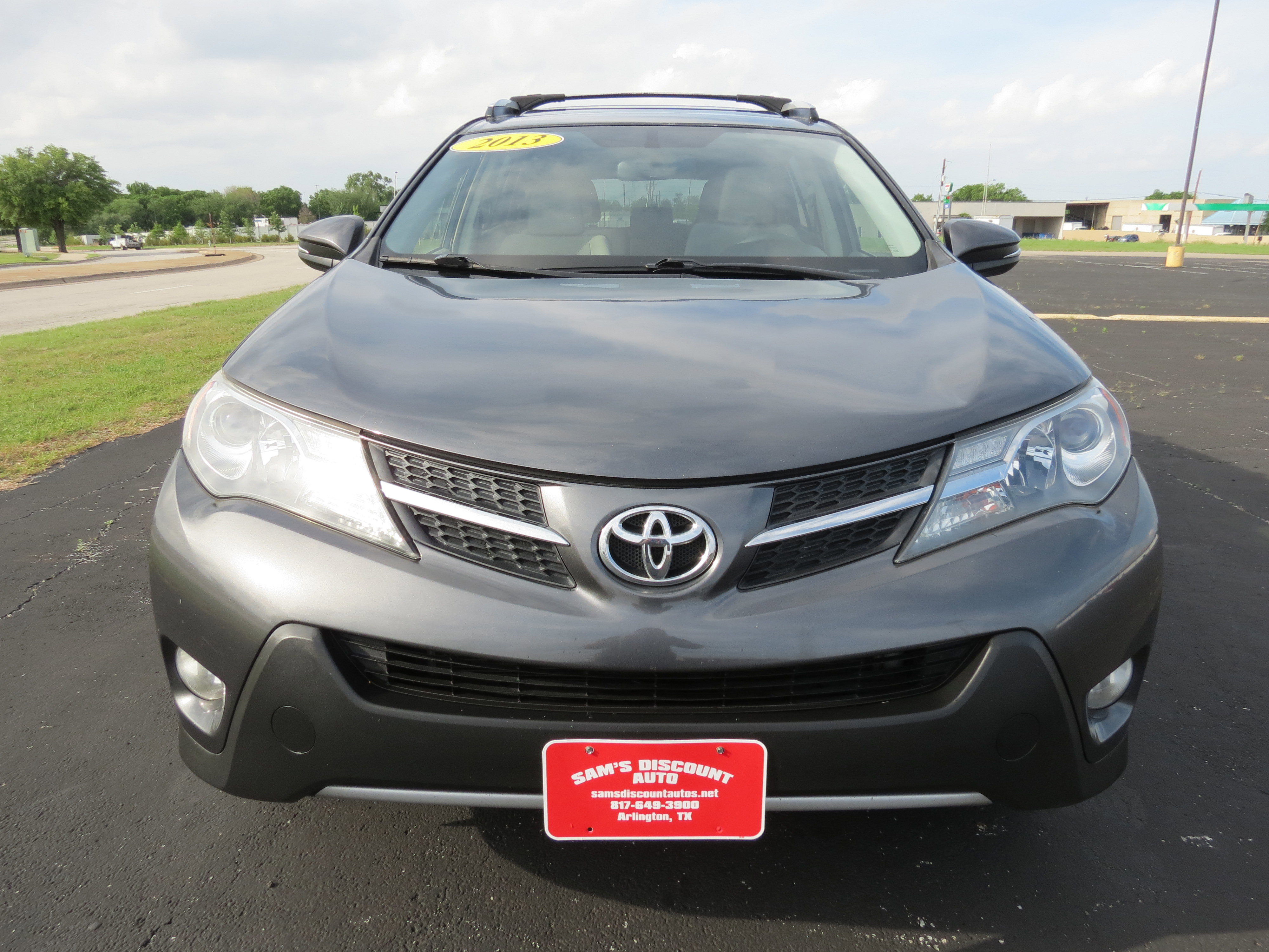 Used 2013 Toyota RAV4 XLE FWD image 7