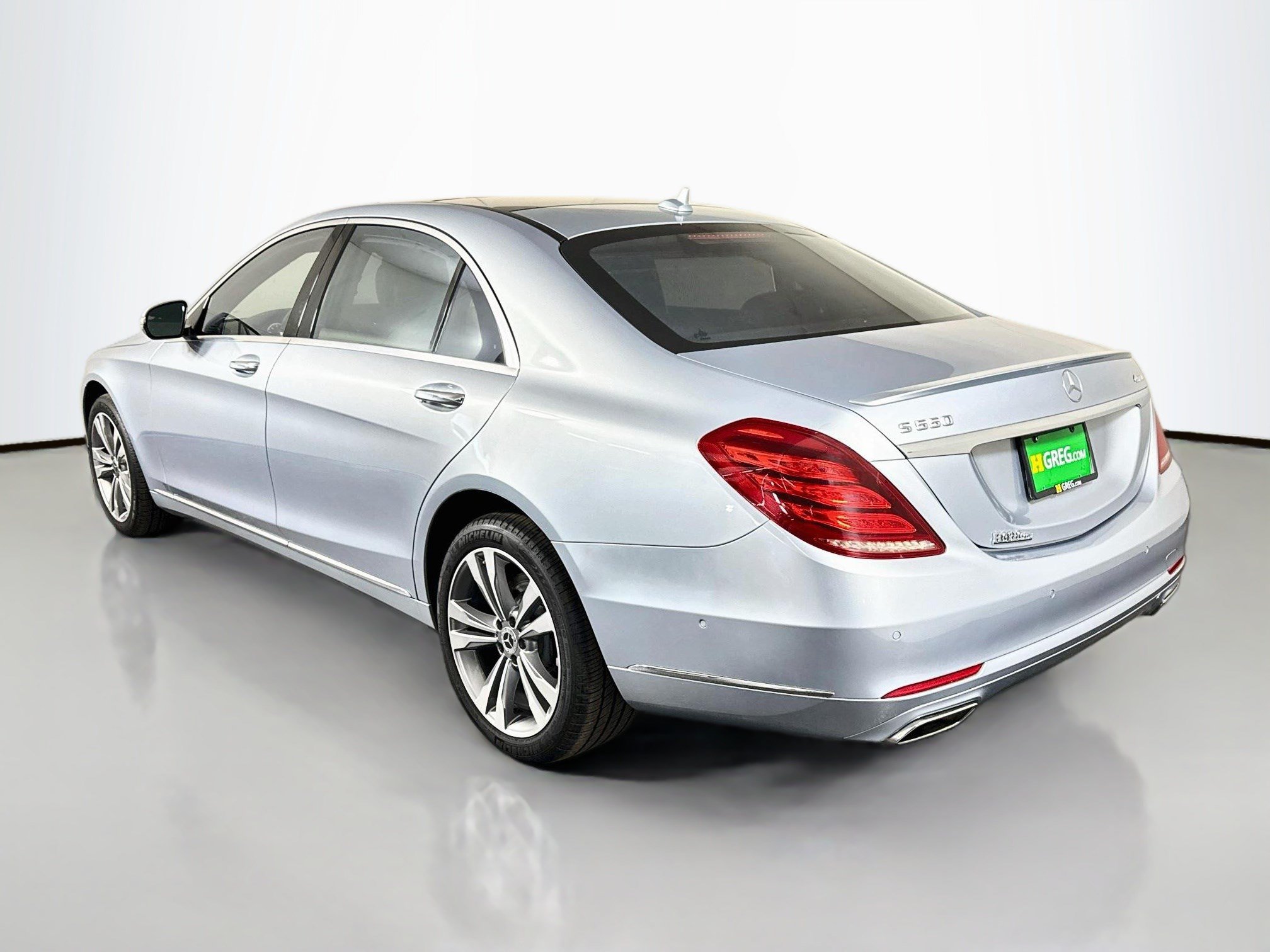 Used 2016 Mercedes-Benz S 550 4MATIC Sedan image 7