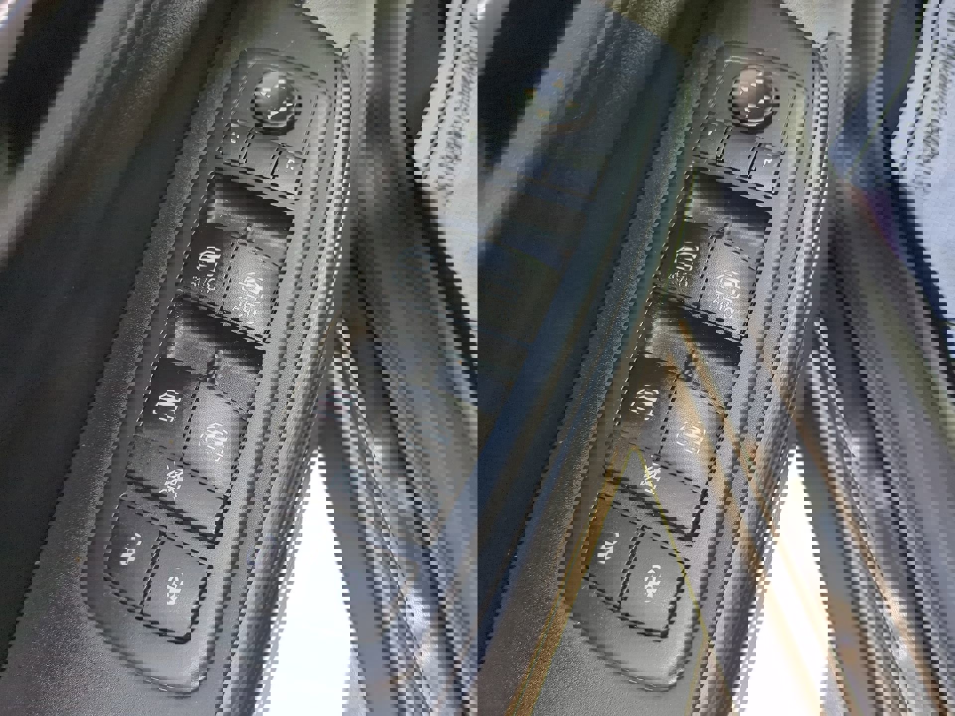 Used 2016 Jeep Cherokee Trailhawk w/ Comfort/Convenience Group image 48