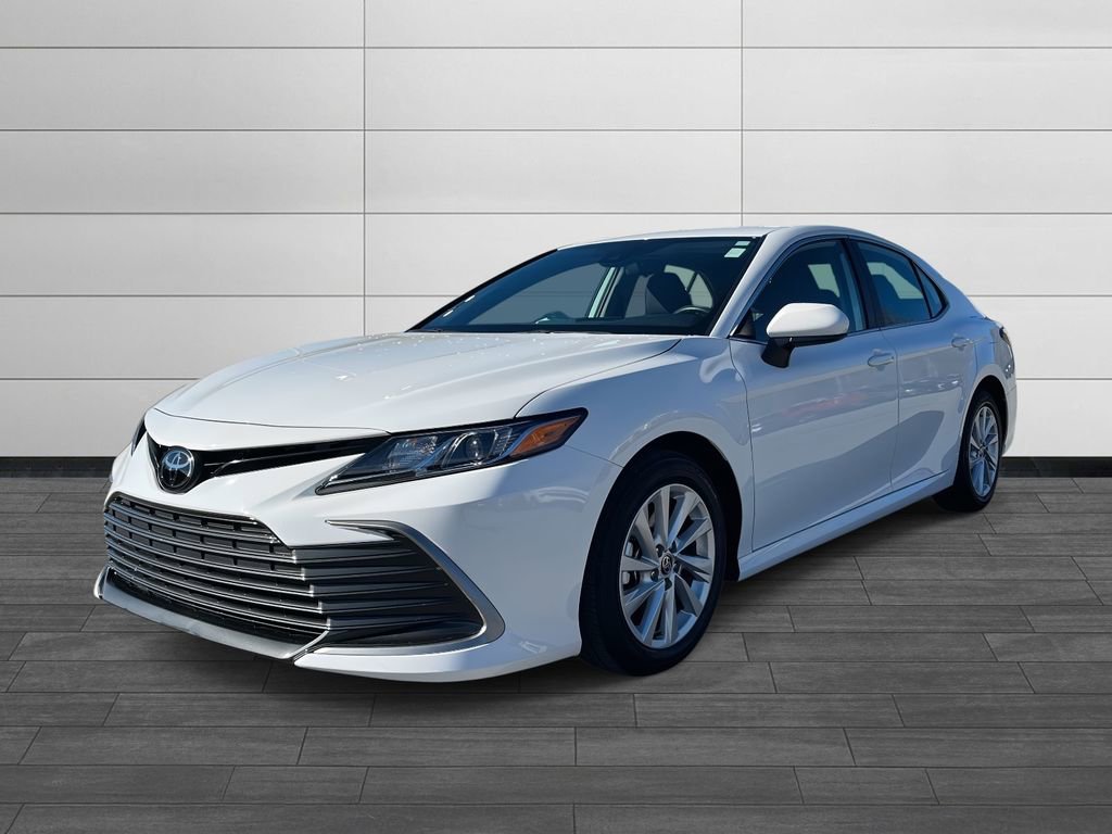 Used 2023 Toyota Camry LE image 7