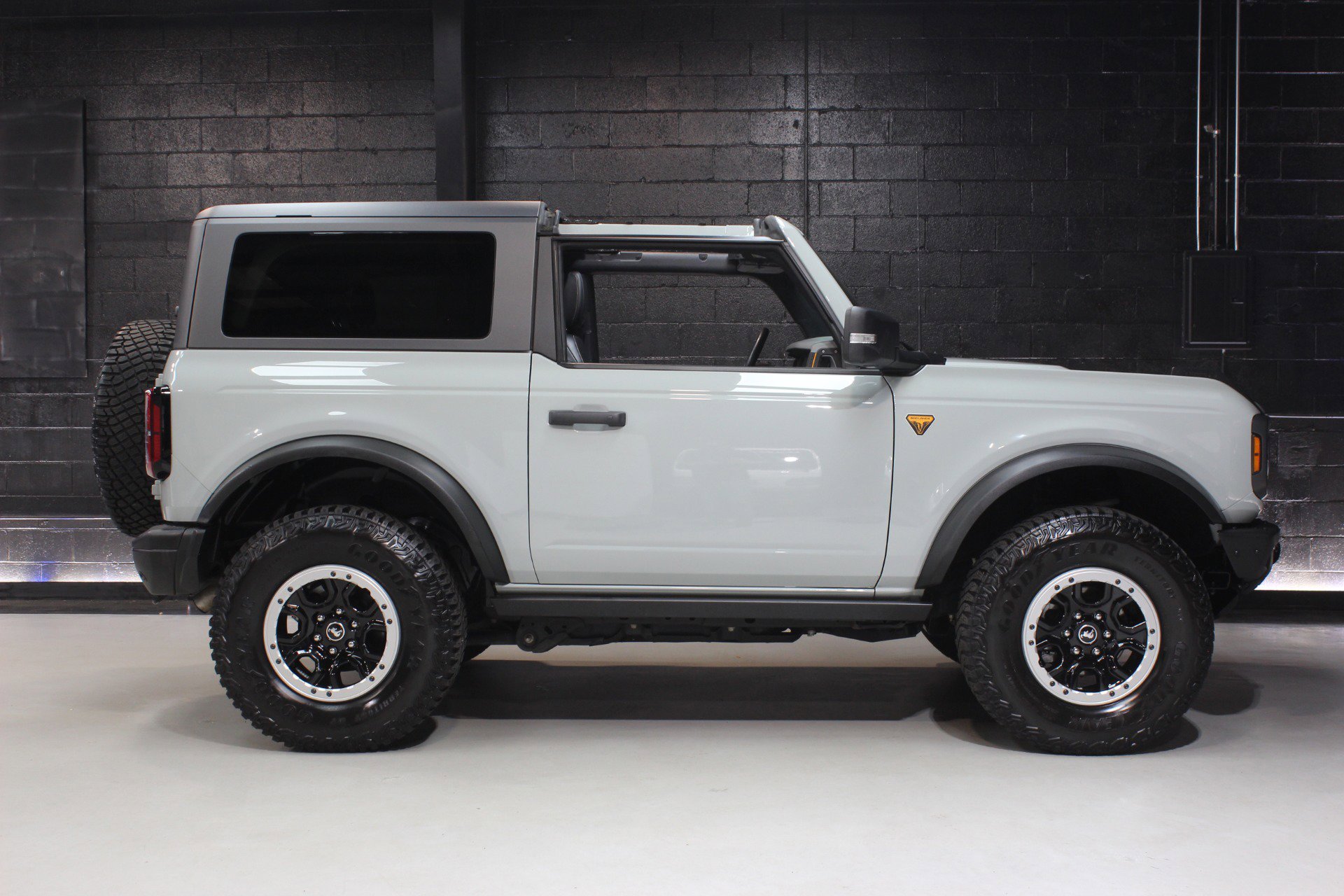 Used 2022 Ford Bronco Badlands image 17