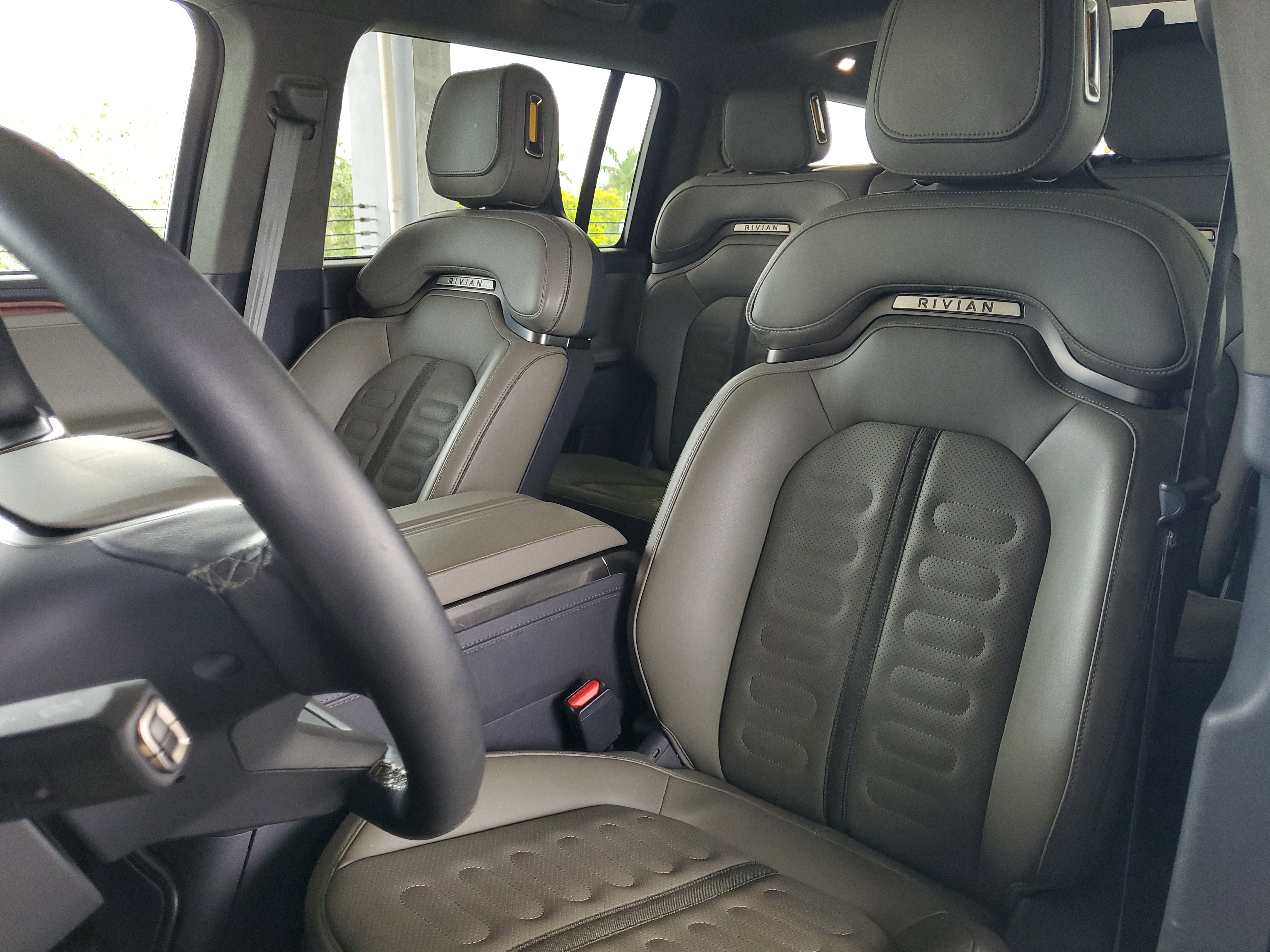 Used 2024 Rivian R1S Adventure image 20