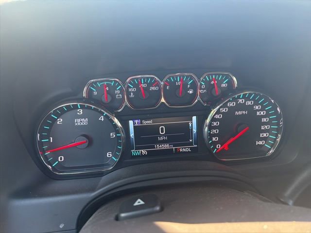 Used 2019 Chevrolet Suburban LT RWD image 17