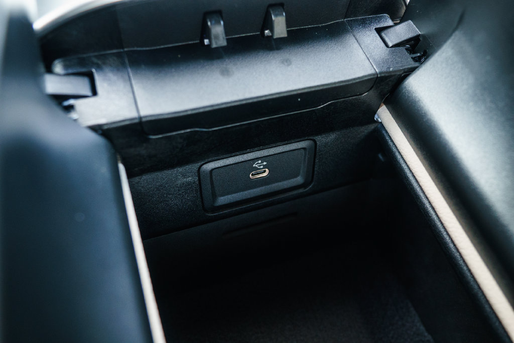 Used 2026 Mercedes-Benz C 300 4MATIC Sedan image 28