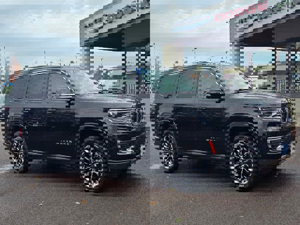 Used 2022 Jeep Wagoneer Series III w/ Premium Group I image 36