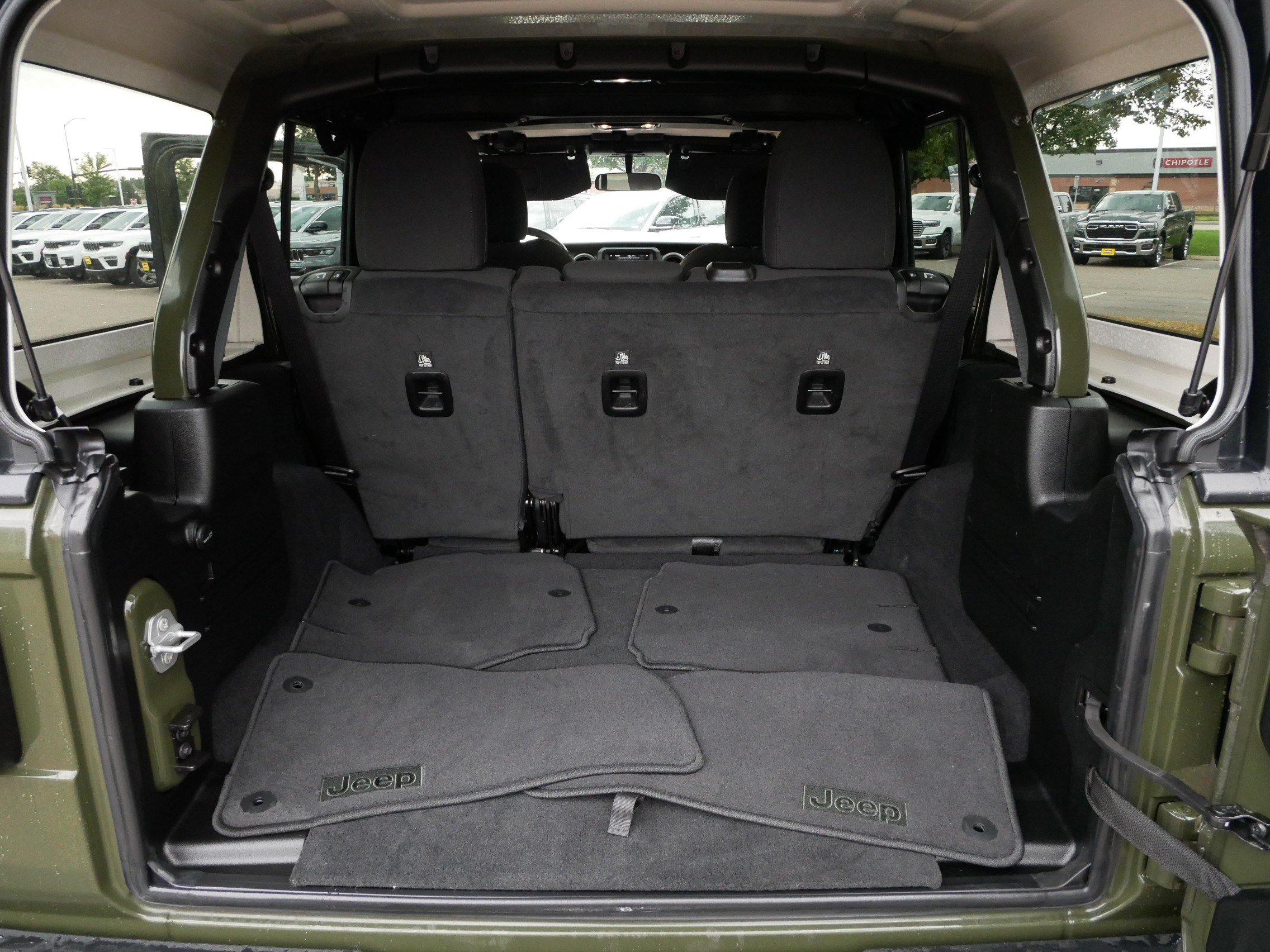 Used 2023 Jeep Wrangler Unlimited Sport AWD/4WD image 18