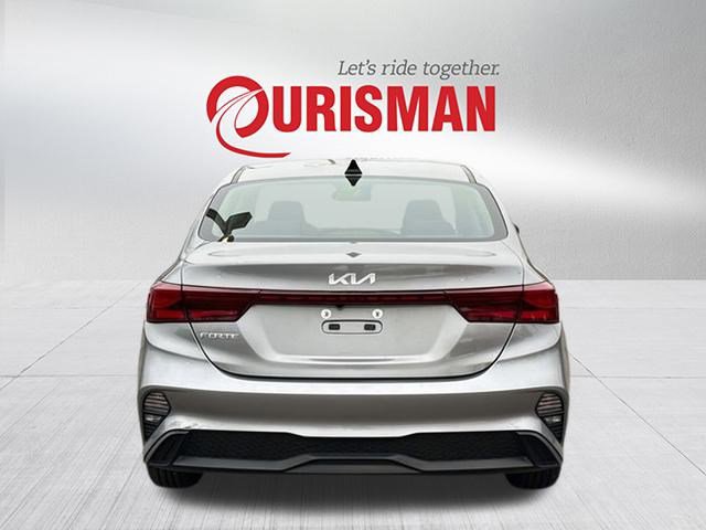 Used 2024 Kia Forte LXS w/ LXS Technology Package image 3