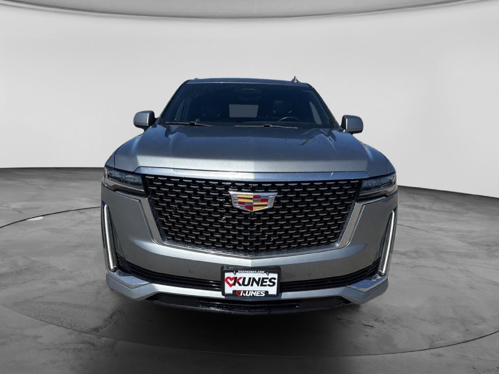Used 2023 Cadillac Escalade Premium Luxury AWD/4WD image 4