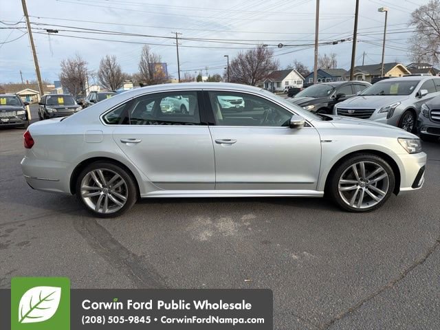 Used 2017 Volkswagen Passat 1.8T R-Line image 4