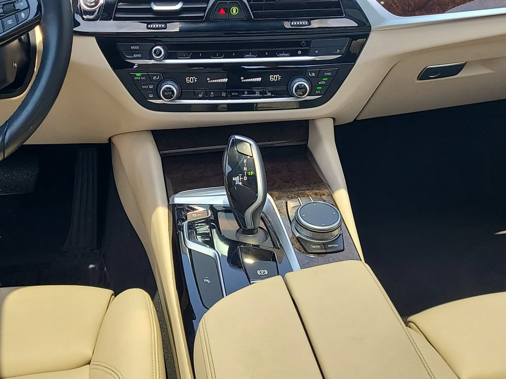 Used 2020 BMW 530i w/ Premium Package RWD image 15