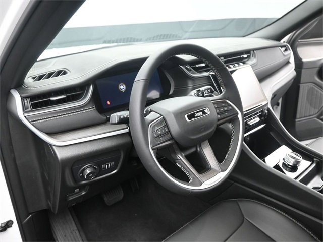 New 2025 Jeep Grand Cherokee Limited w/ Black Appearance Package image 21