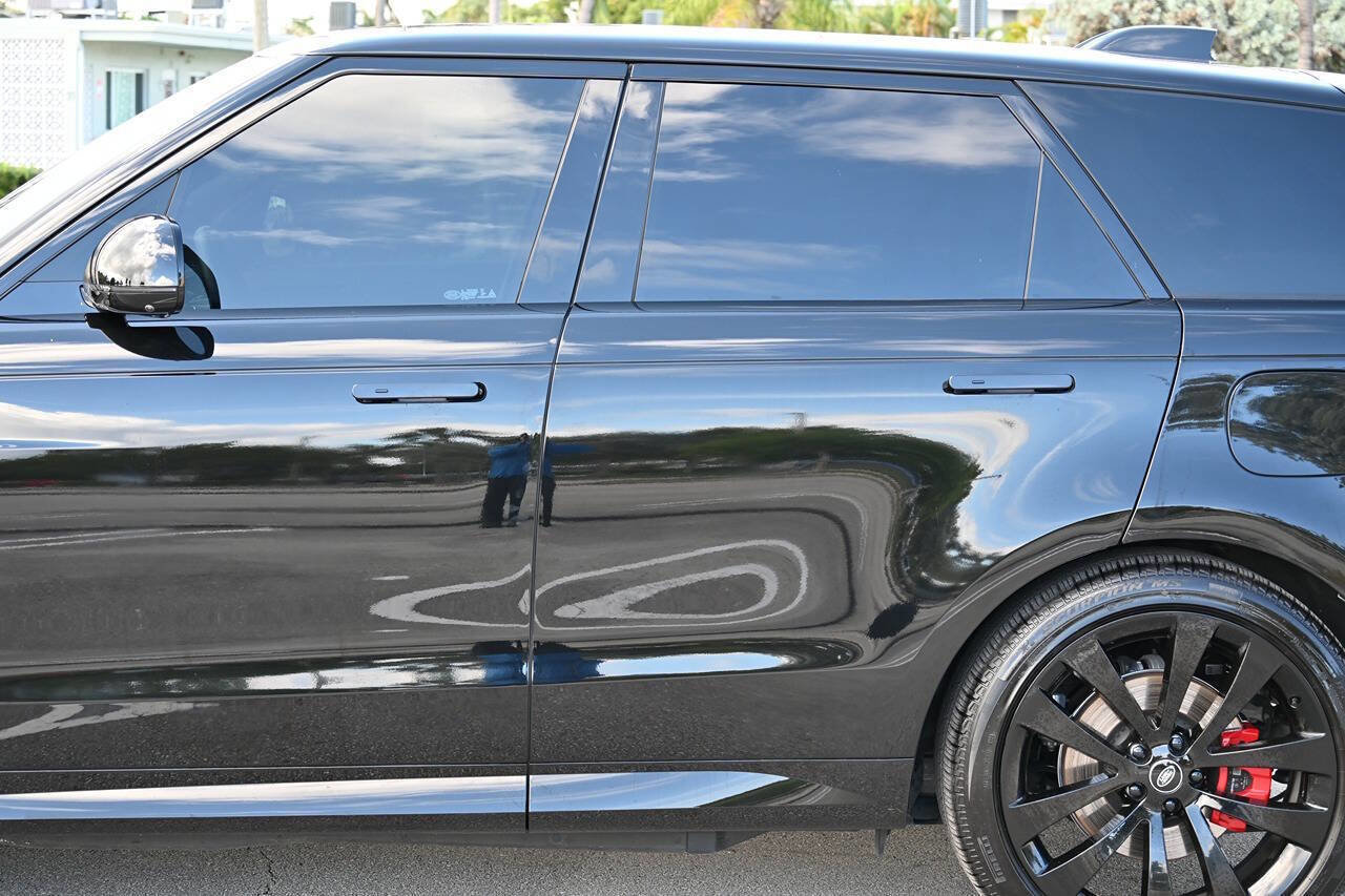 Used 2025 Land Rover Range Rover Sport Dynamic SE image 18