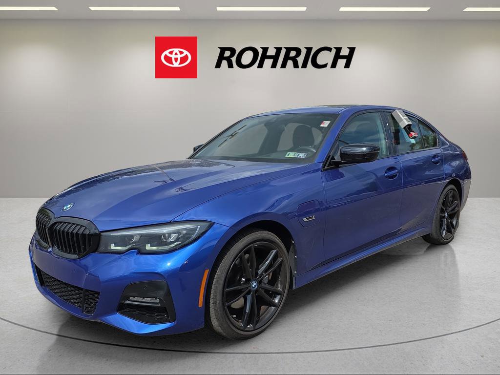 Used 2022 BMW 330e xDrive w/ M Sport Package image 1