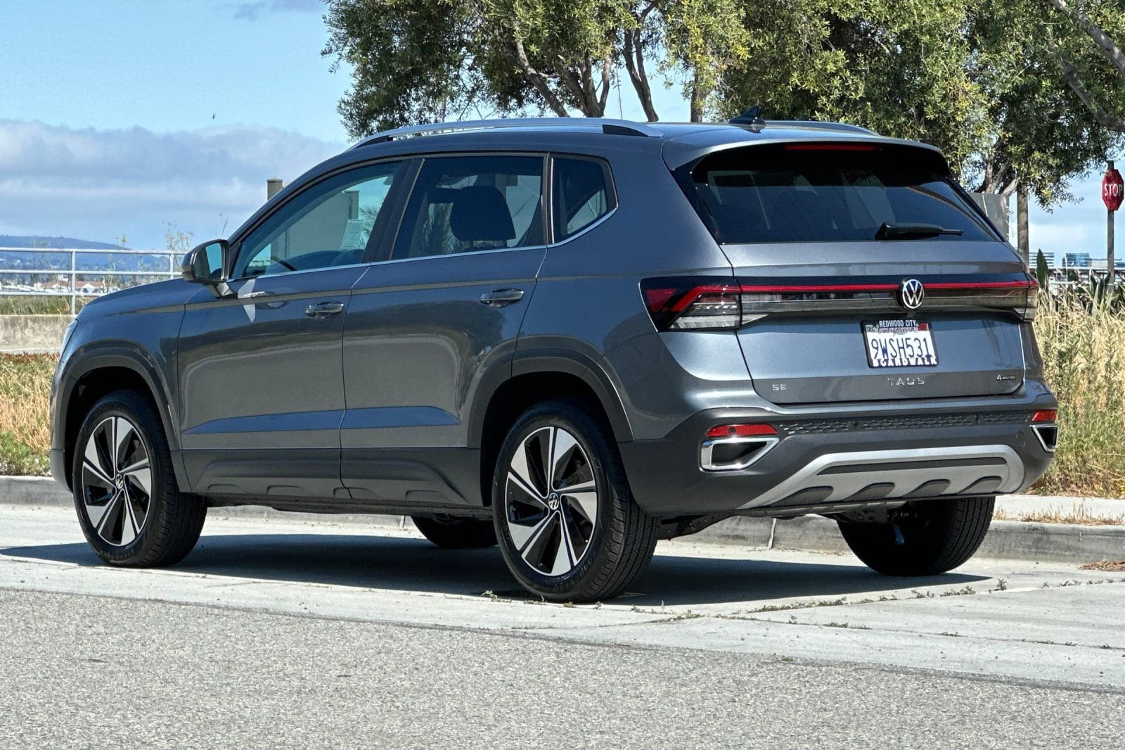 Certified 2026 Volkswagen Taos SE w/ Panoramic Sunroof Package AWD/4WD image 6