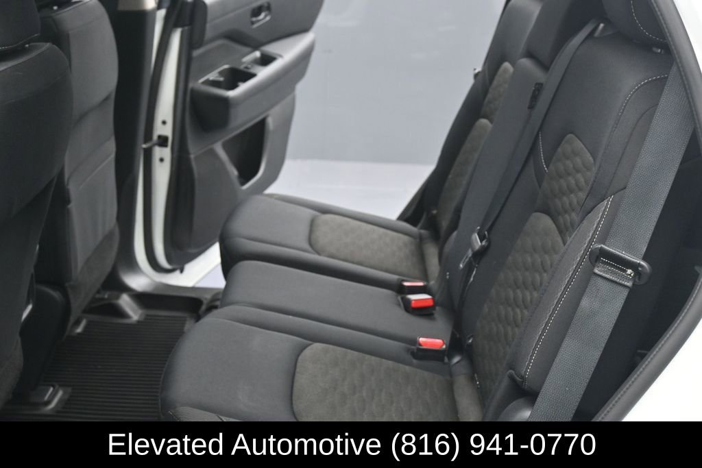 Used 2024 Nissan Pathfinder S AWD/4WD image 18