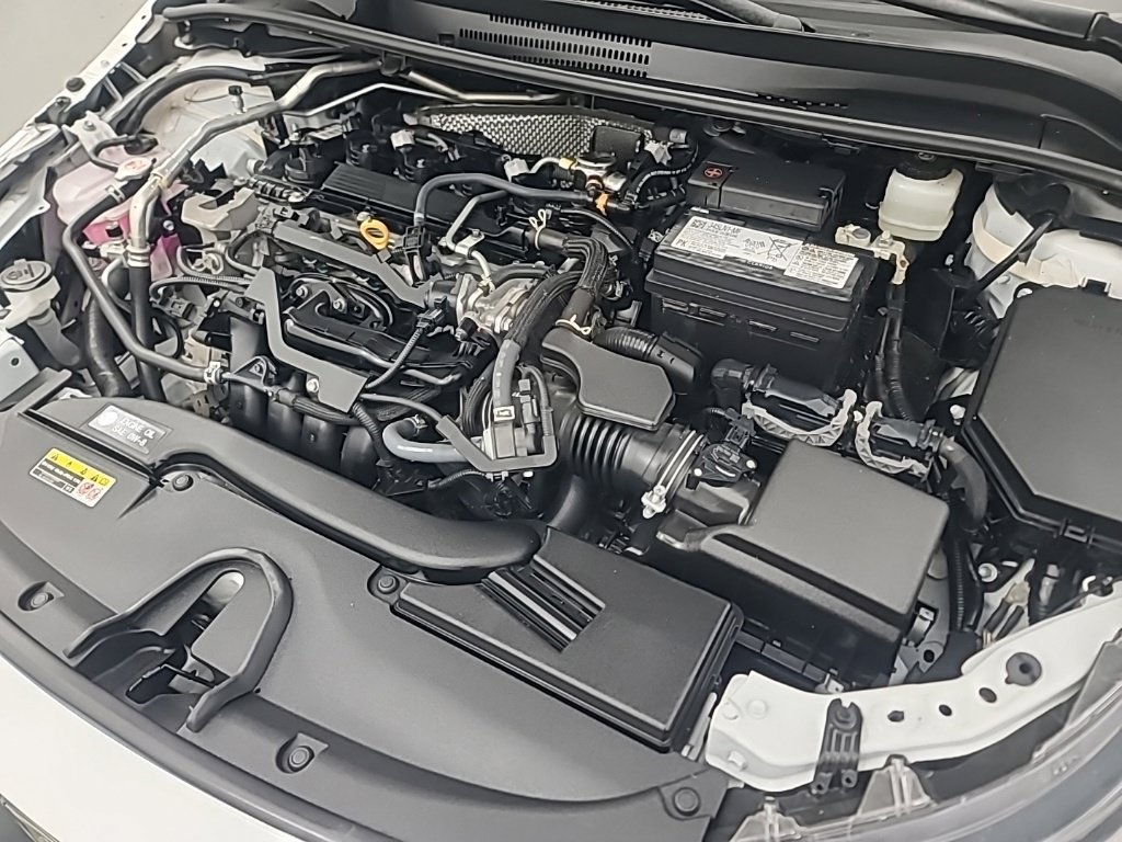 Used 2025 Toyota Corolla LE FWD image 39