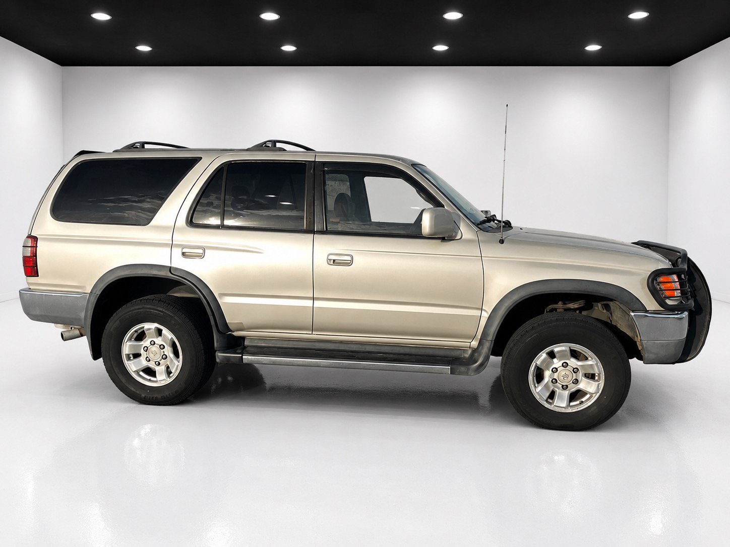 Used 1996 Toyota 4Runner SR5 AWD/4WD image 3