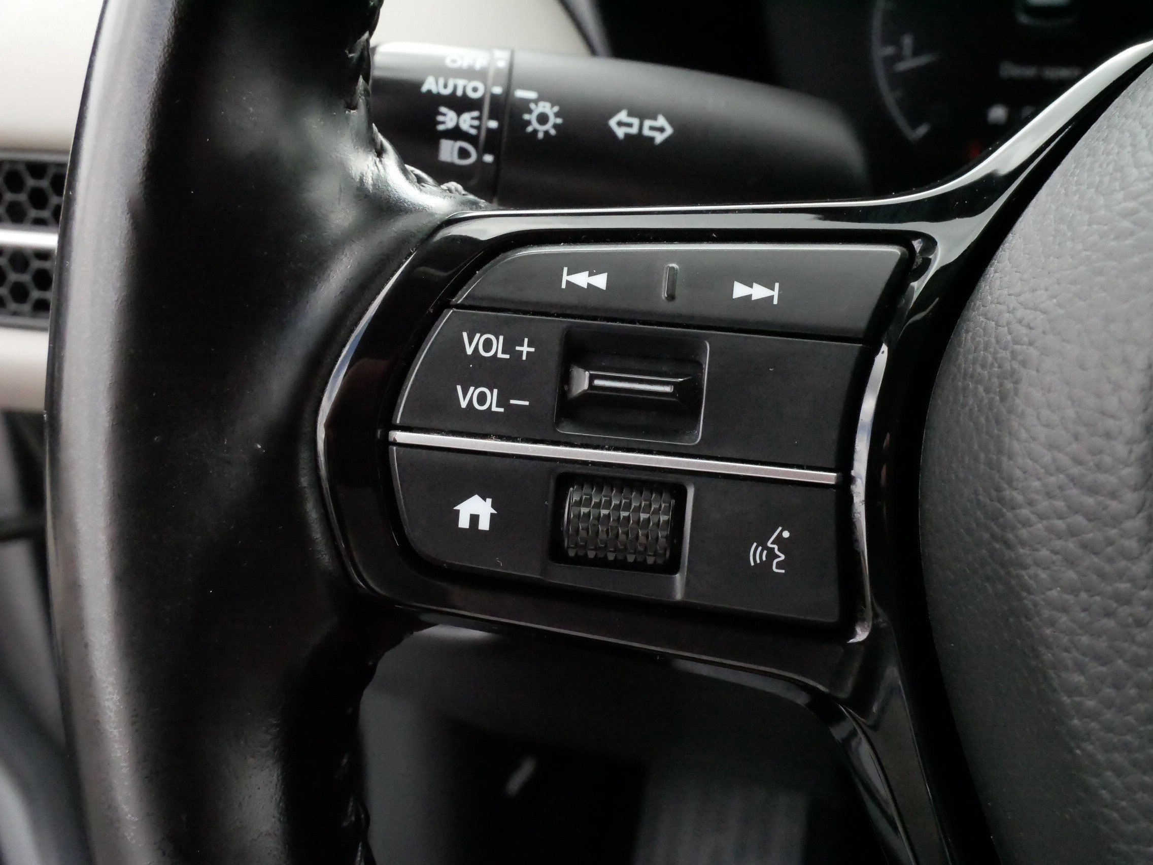 Used 2025 Honda HR-V EX-L image 27
