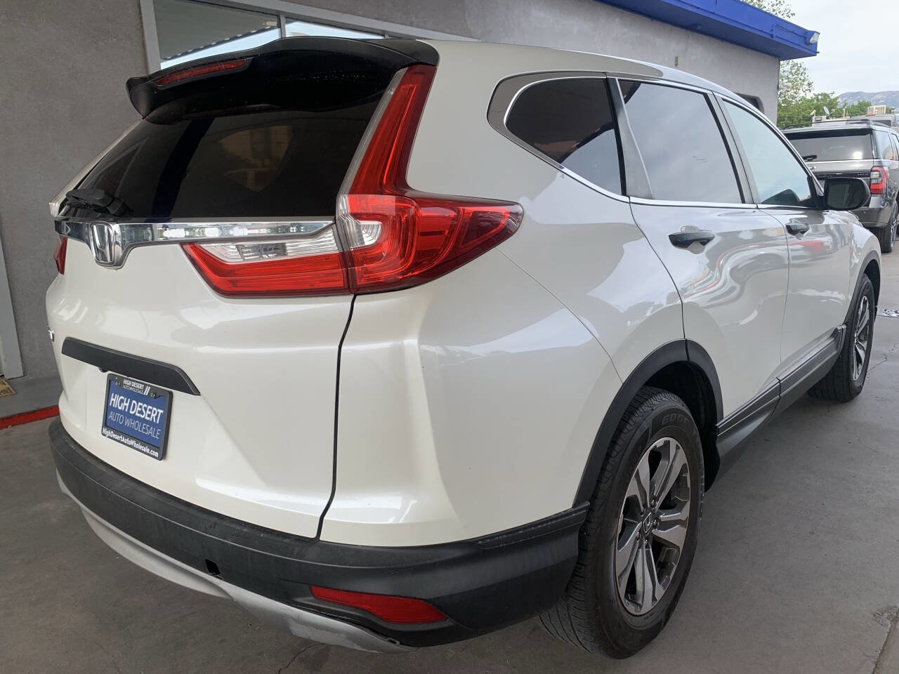 Used 2017 Honda CR-V LX image 5