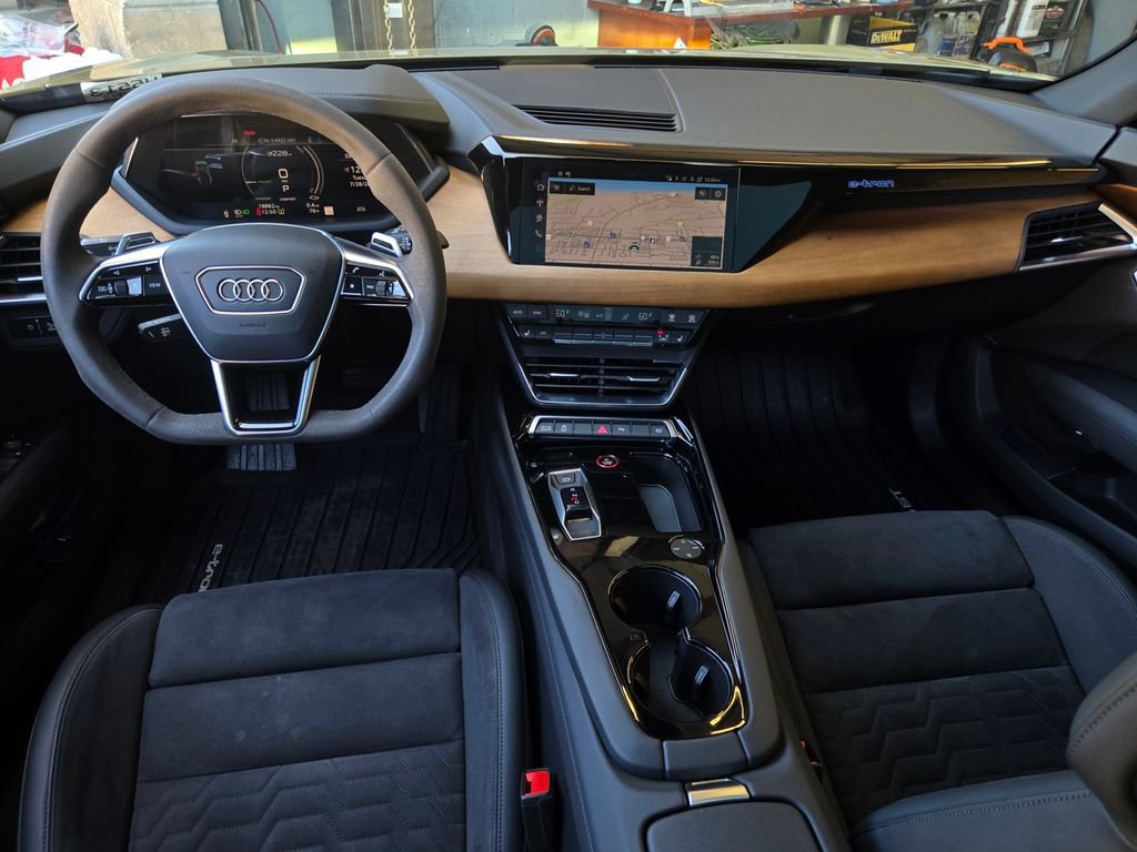 Used 2024 Audi e-tron GT Premium Plus AWD/4WD image 17