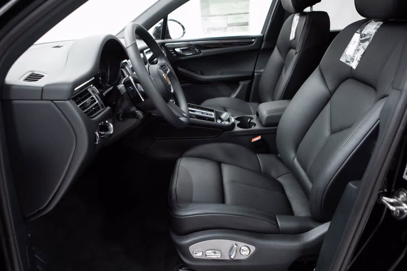 Used 2026 Porsche Macan AWD/4WD image 22