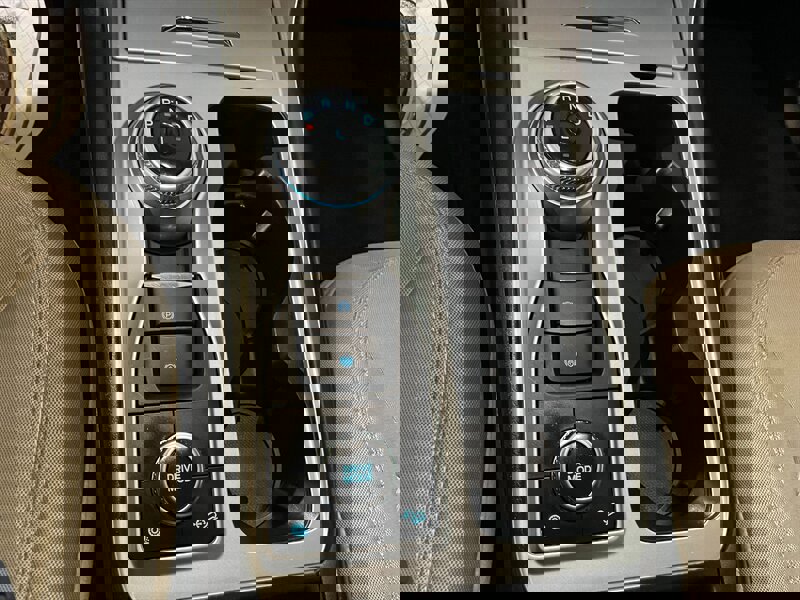 Used 2022 Ford Explorer 4WD w/ Class IV Trailer Tow Package image 16