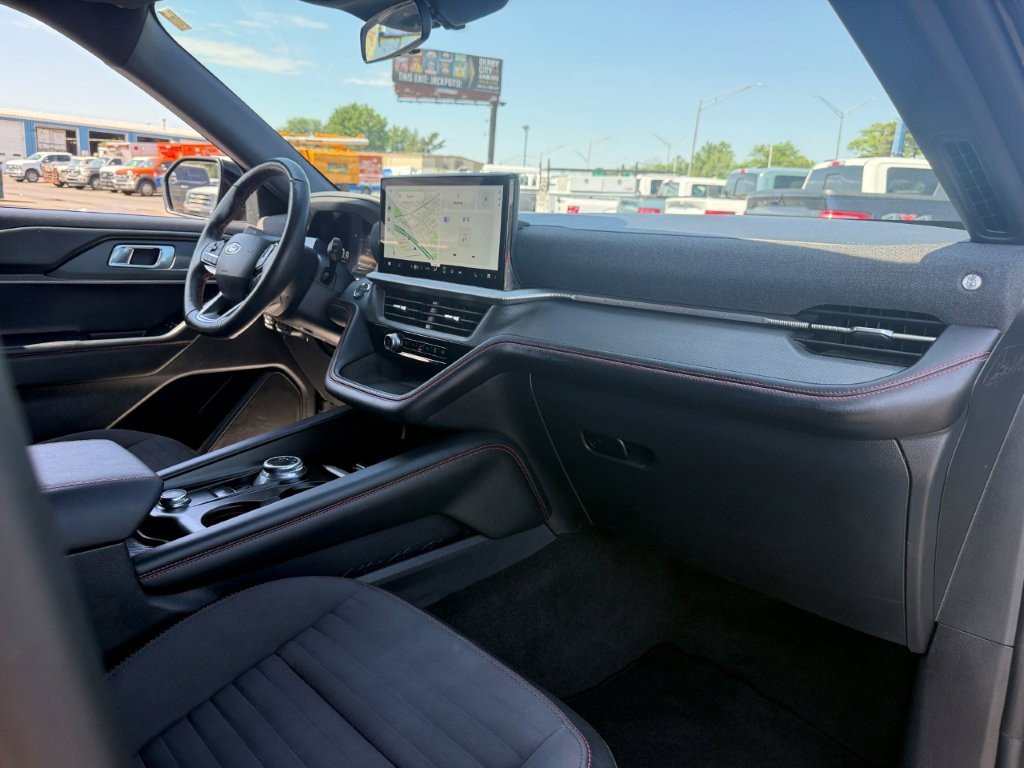 Certified 2025 Ford Explorer ST-Line w/ ST-Line Street Pack AWD/4WD image 25