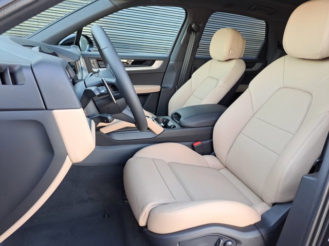 New 2026 Porsche Cayenne image 5