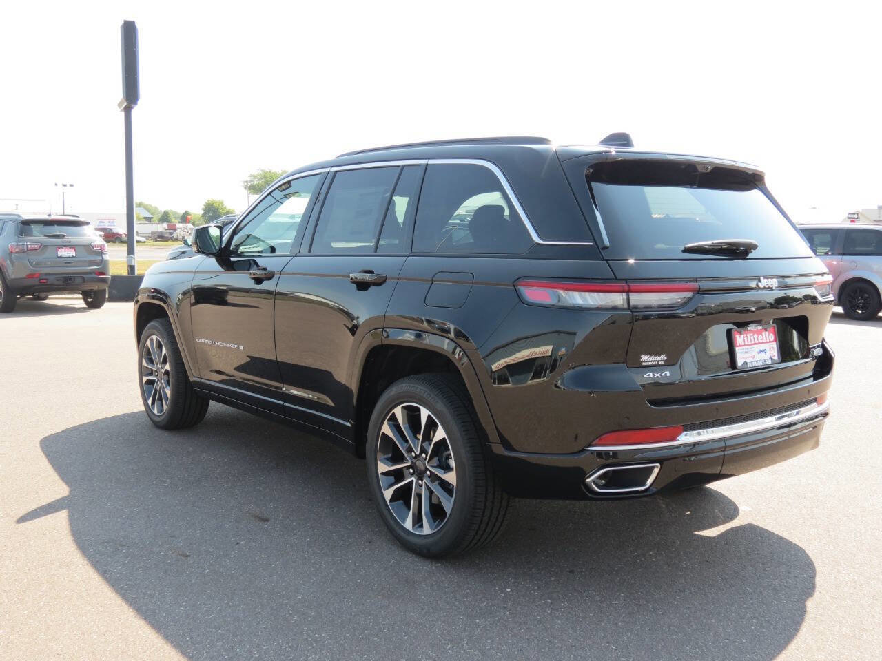 New 2025 Jeep Grand Cherokee Overland image 4