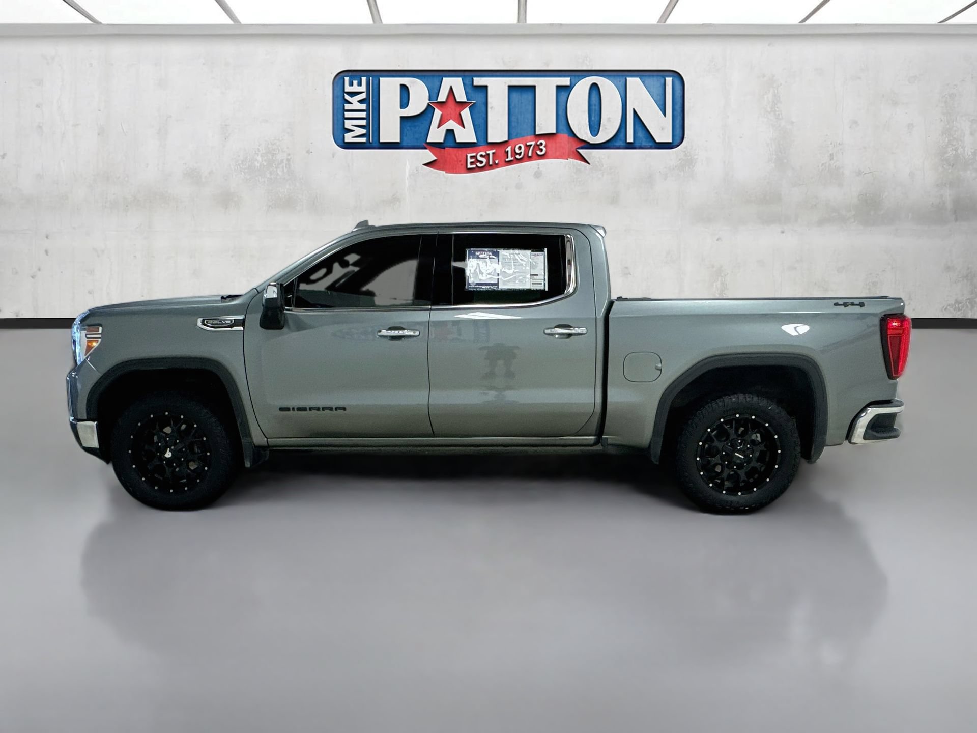 Used 2020 GMC Sierra 1500 SLT w/ SLT Premium Plus Package AWD/4WD image 4