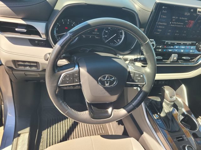 Used 2021 Toyota Highlander Platinum AWD/4WD image 30
