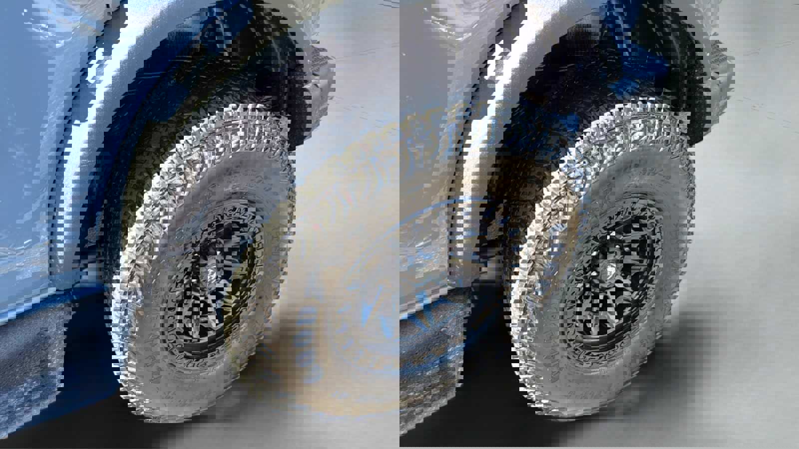 Used 2023 Ford Bronco Badlands image 41