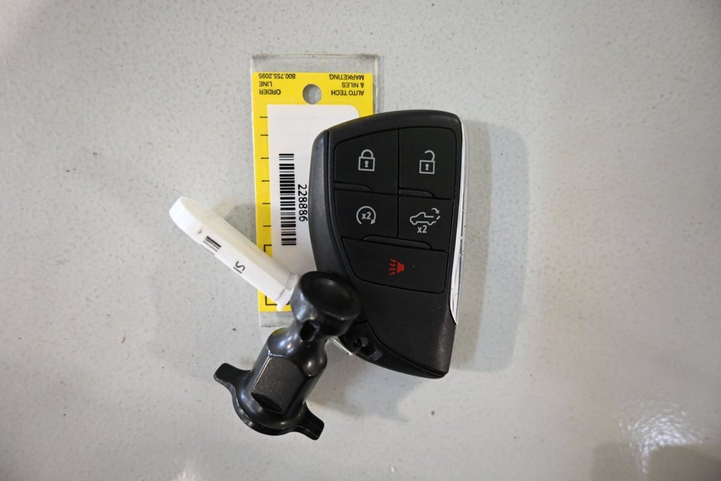 Used 2026 GMC Sierra 1500 SLT AWD/4WD image 9