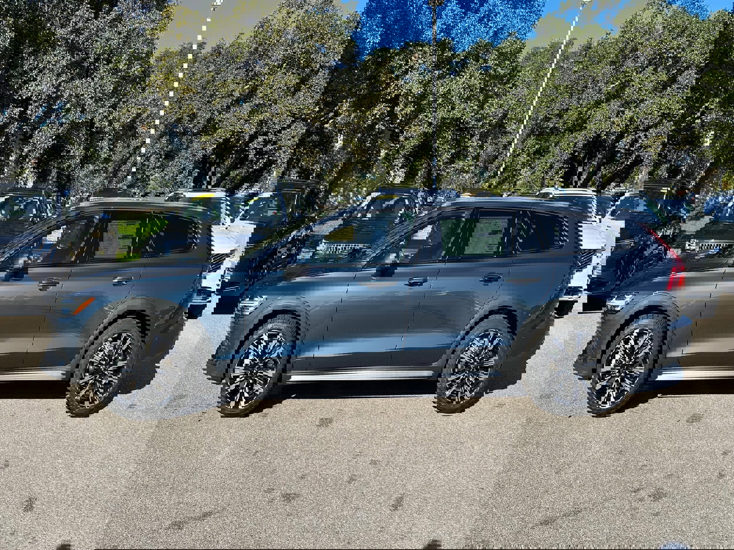 New 2026 Volvo V60 B5 Cross Country Ultra w/ Climate Package image 3