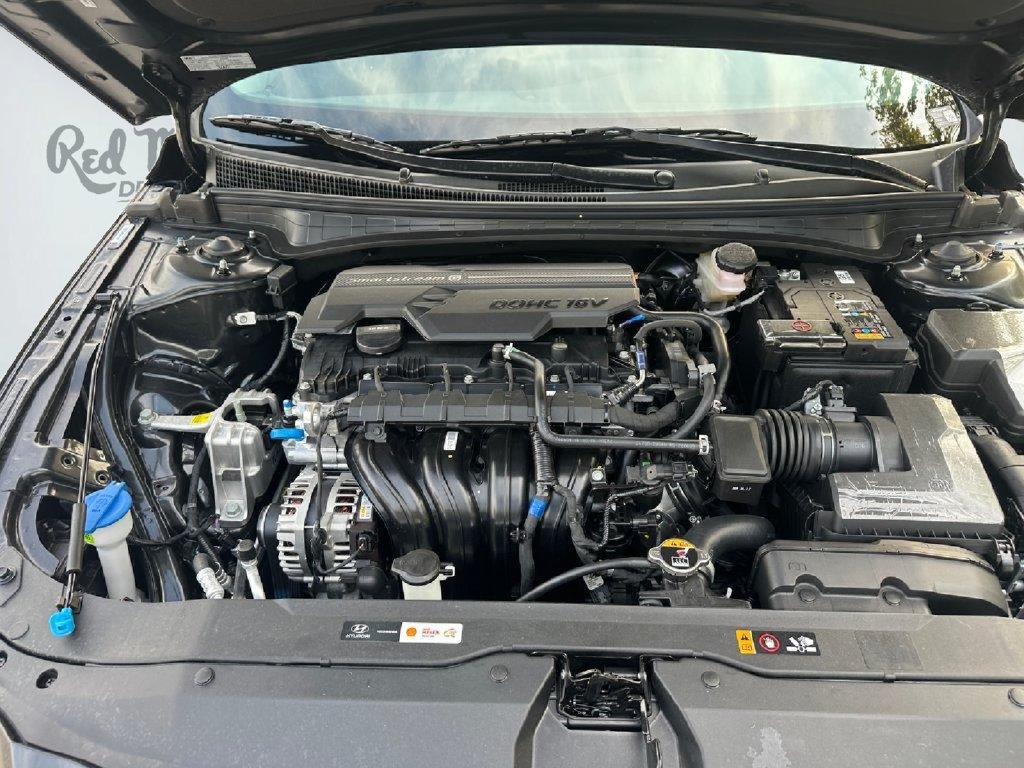New 2026 Hyundai Elantra Limited FWD image 24
